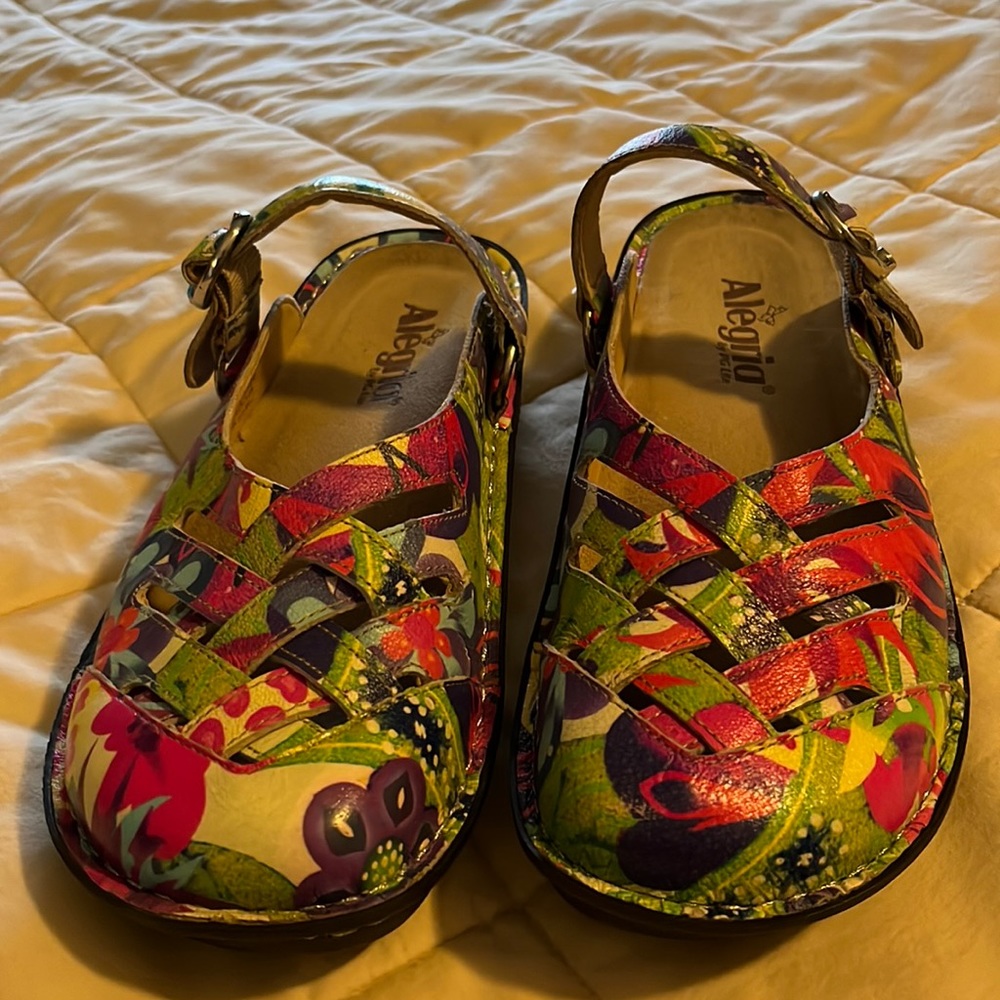 Algeria shoes